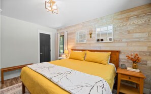 Room - Delightful 6-bedroom cabin with AC in Big Bear Lake (Big Bear Lake,)