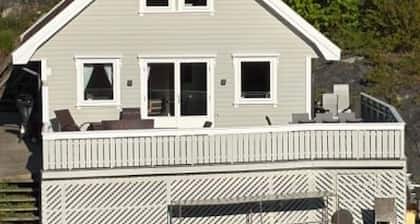 Waterfront 4-bedroom cabin in Flekkeroy, Kristiansand perfect for your getaway