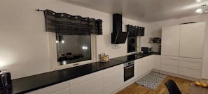 Private kitchen - Villa Apartment in the best part of Gothenburg (Gothenburg)