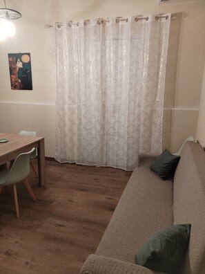 TV - Etnamia Art - Suite Apartment (Paterno)