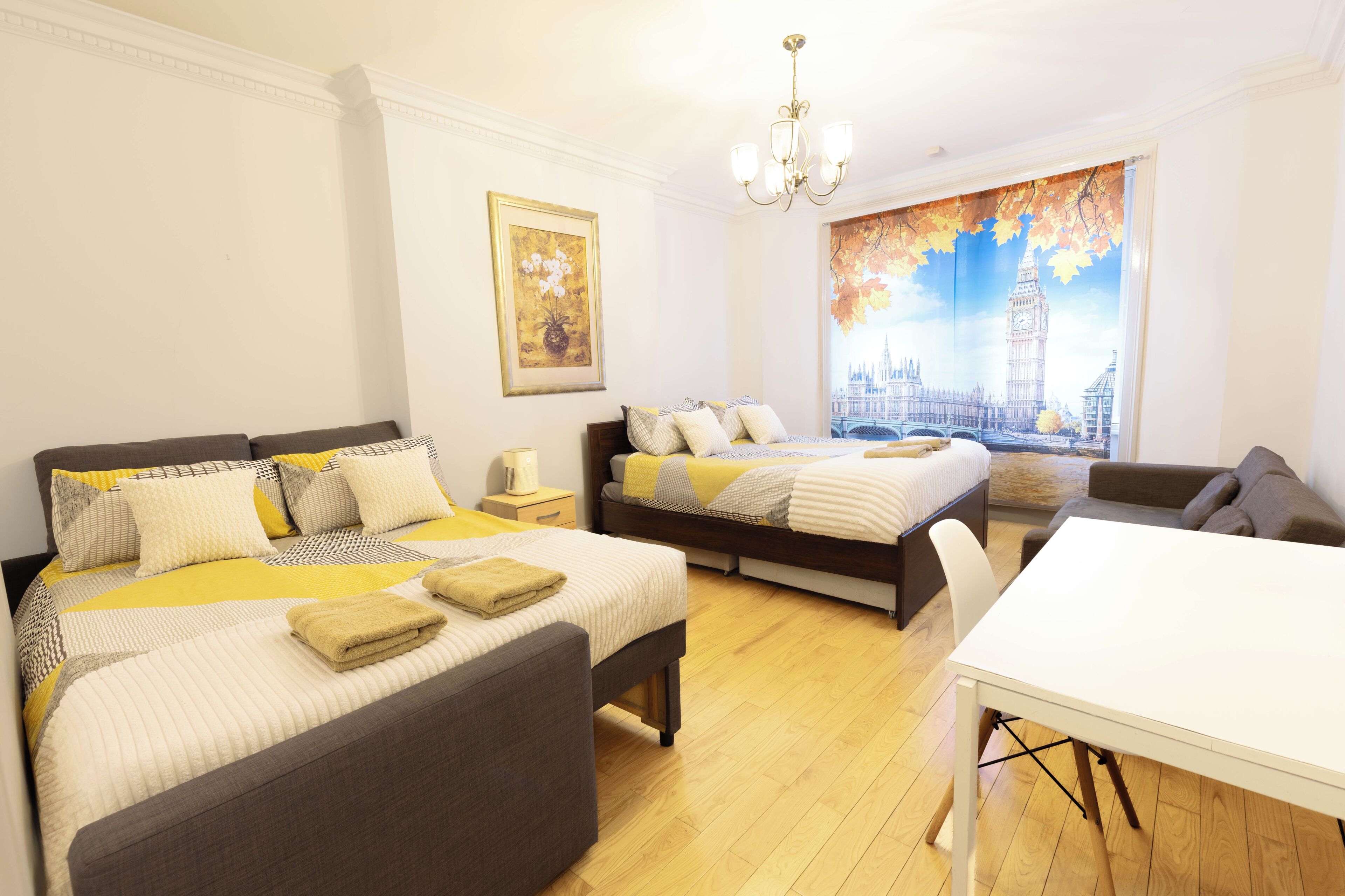 4 bedrooms, desk, iron/ironing board, free WiFi
