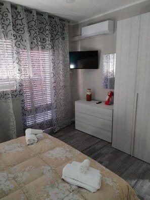Ferros/tábuas de passar roupa, Wi-Fi, roupa de cama