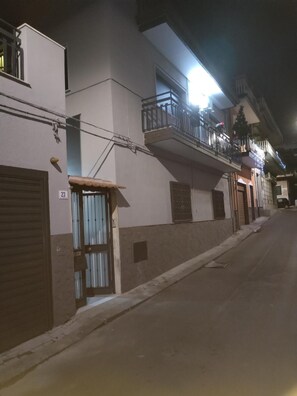 Exterior detail - Apartment 'Etnamia - 1' (Paterno)