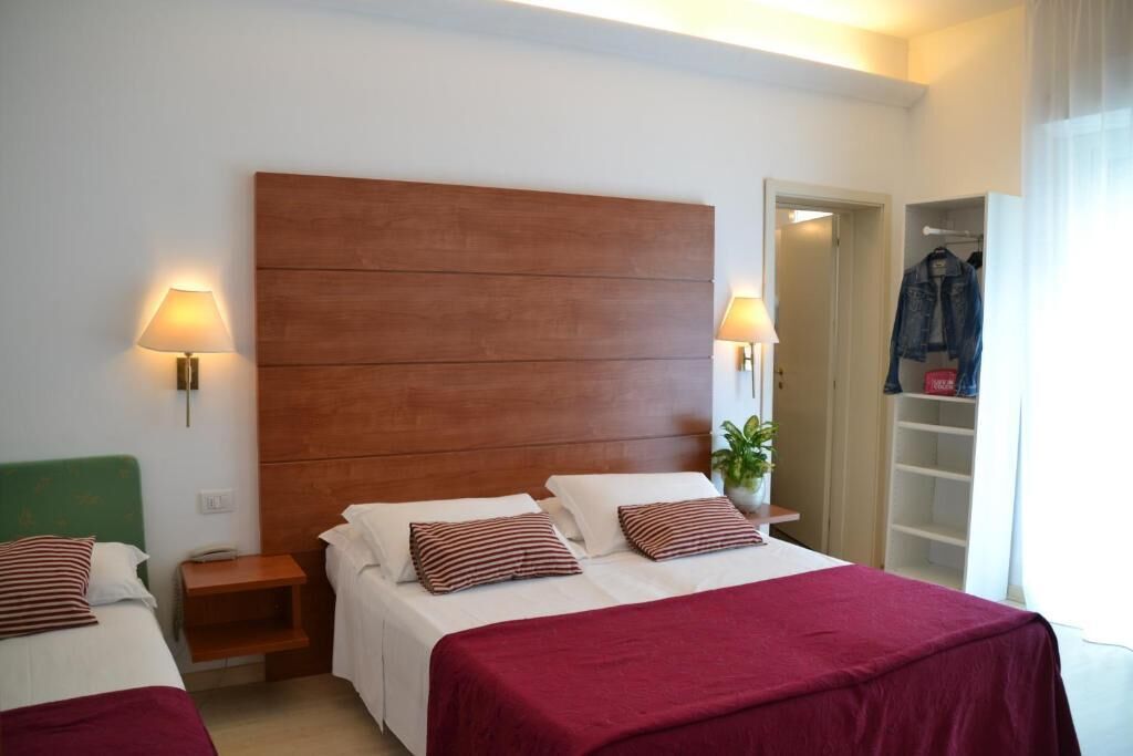 Deluxe-Vierbettzimmer, Balkon, Gartenblick