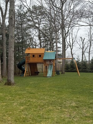 Children’s area - Peaceful and updated 4-bedroom house in East Quogue (East Quogue)