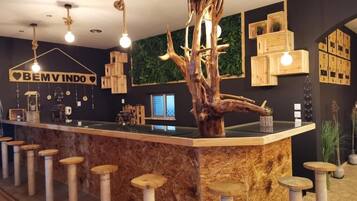 Bar (in der Unterkunft)