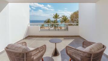 Appartement Familial, balcon, vue baie | Enceinte de l’hébergement