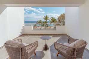 Appartement Familial, balcon, vue baie | Enceinte de l’hébergement