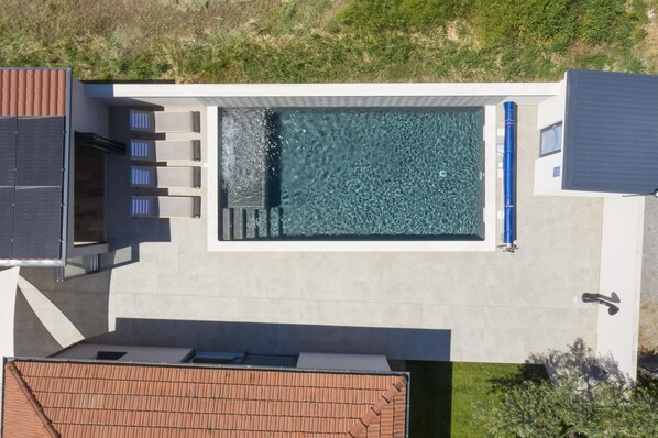 Piscina all'aperto, una piscina riscaldata