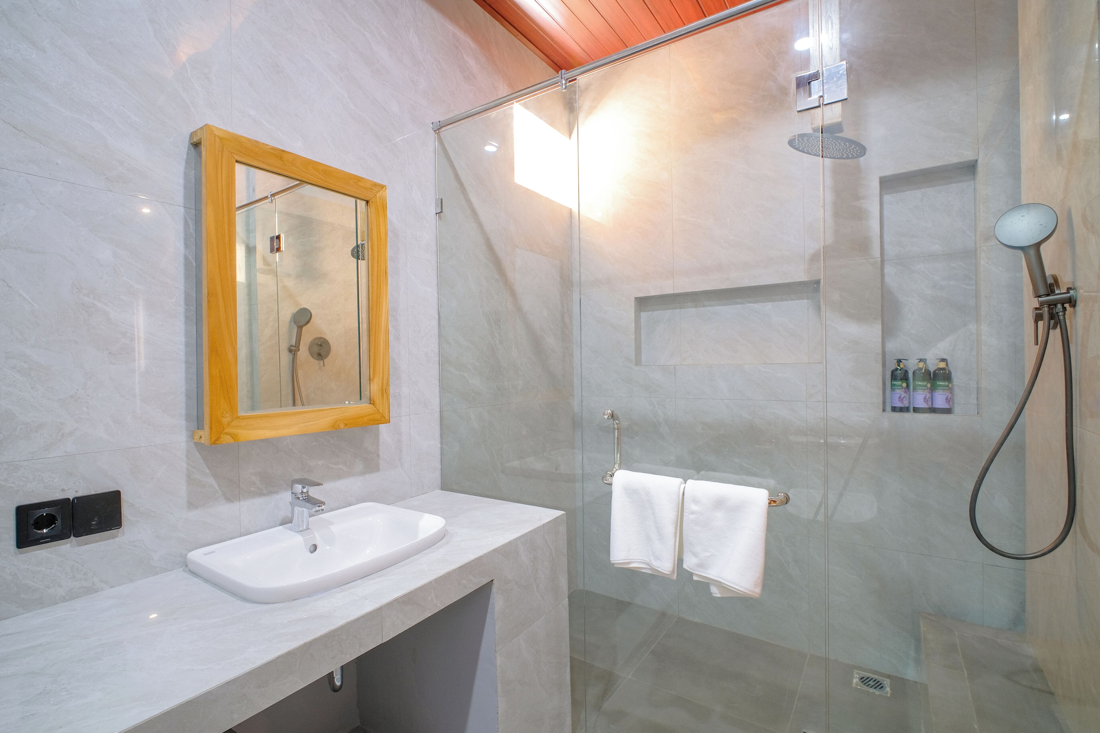 Shower, hair dryer, towels, soap