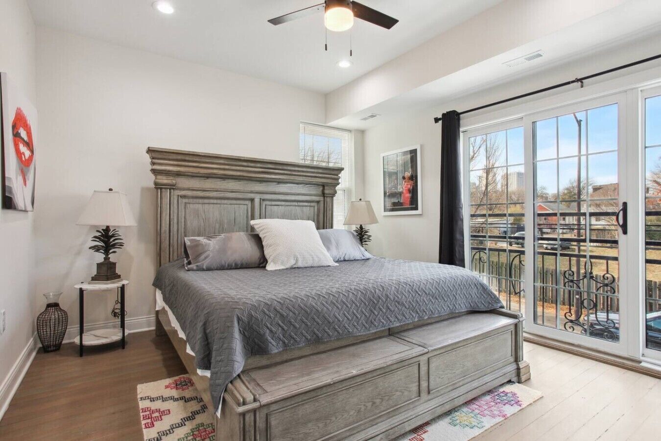 Desk, iron/ironing board, WiFi, bed sheets