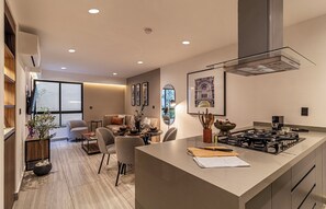 Eenvoudige suite | Dineren