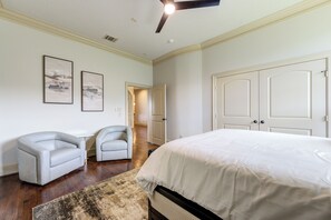 9 bedrooms, Internet, bed sheets - Château St. Cyr - Luxury Estate for Large Groups - Sleeps 38 (Montgomery)