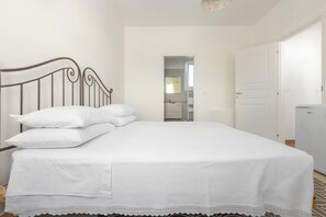 Acceso a internet y ropa de cama 