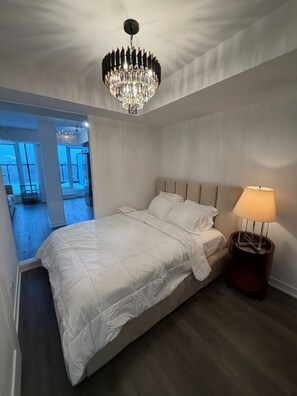 1 bedroom, iron/ironing board, Internet, bed sheets - Elegant 1-Bedroom Escape in Scarborough (Toronto)