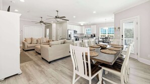 Dining - Murrells Inlet House: Sleeps 8, Near Beach & Fun! Private Pool! (Murrells Inlet)