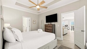 Room - Murrells Inlet House: Sleeps 8, Near Beach & Fun! Private Pool! (Murrells Inlet)