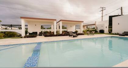Family Villa w Pool BBQ 5 Min From Macao Beach