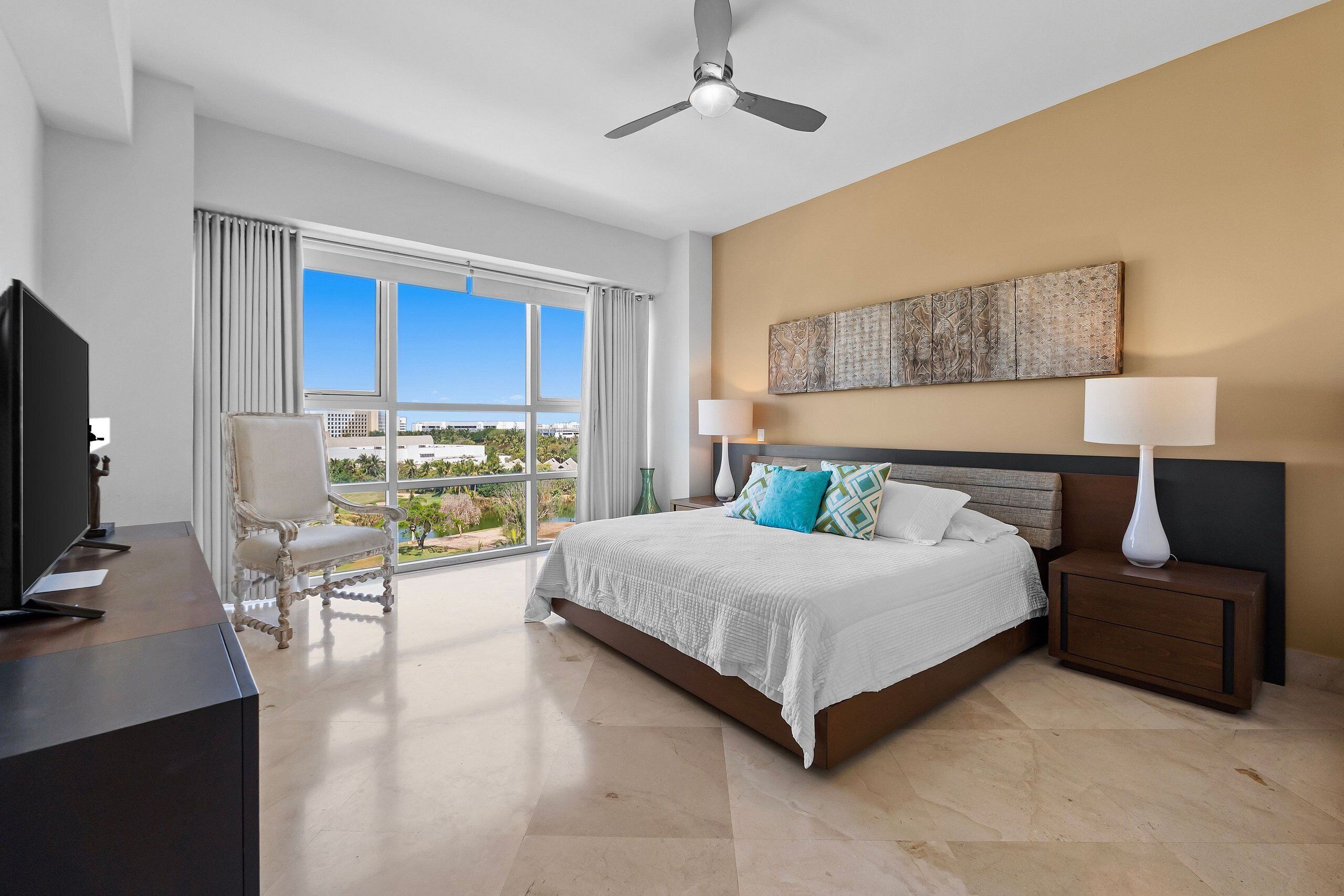 In-room safe, desk, laptop workspace, soundproofing