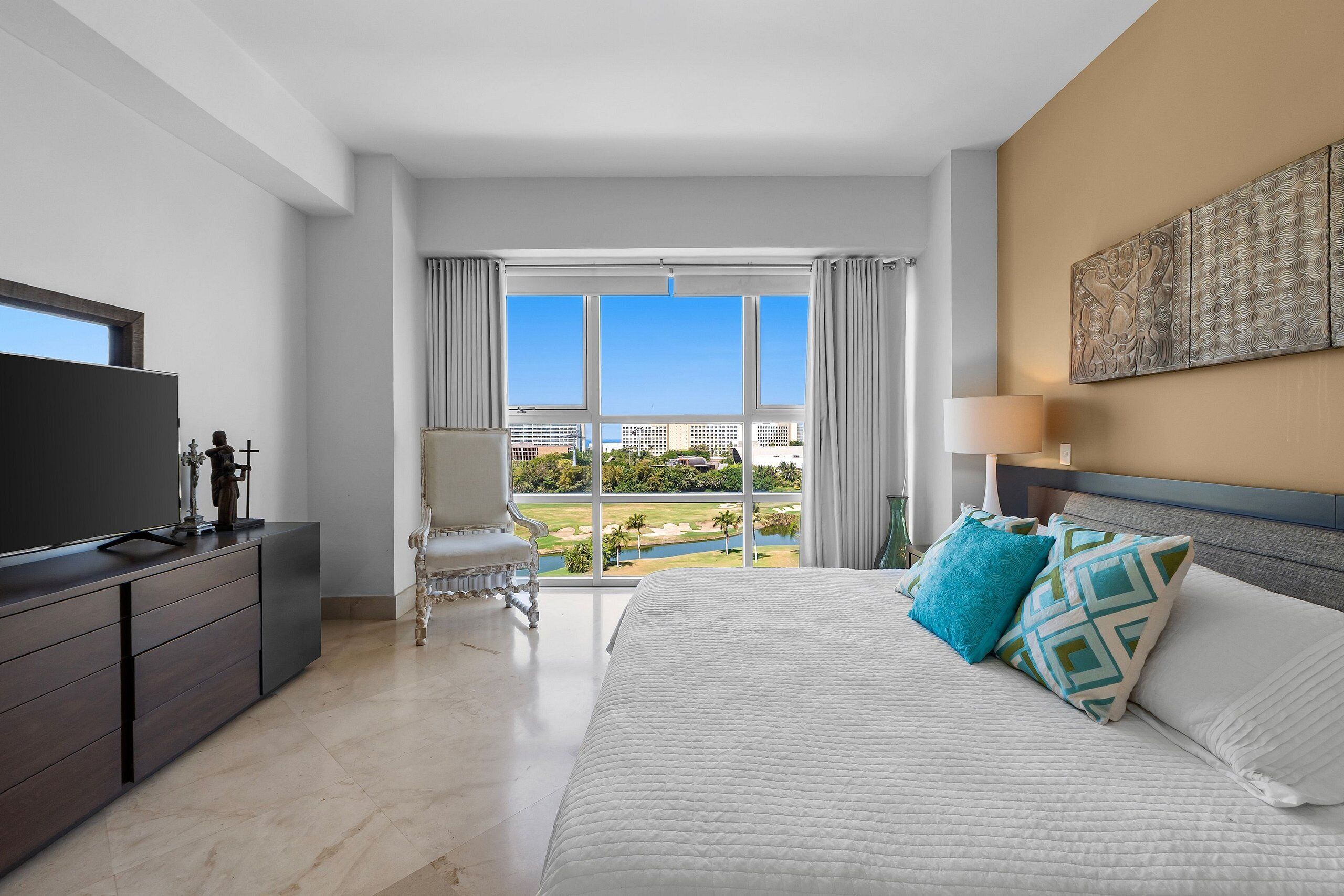 Apartment | Italienische Bettbezüge von Frette, hochwertige Bettwaren, Zimmersafe