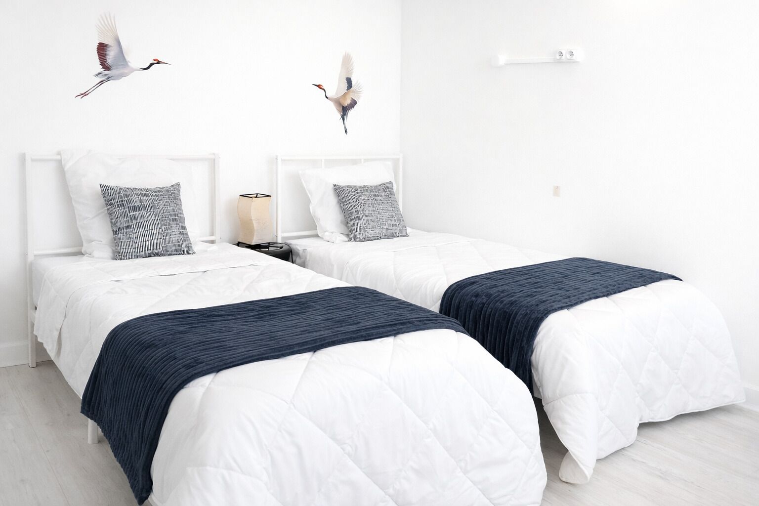 Iron/ironing board, Internet, bed sheets