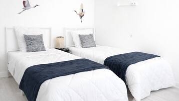 Iron/ironing board, internet, bed sheets