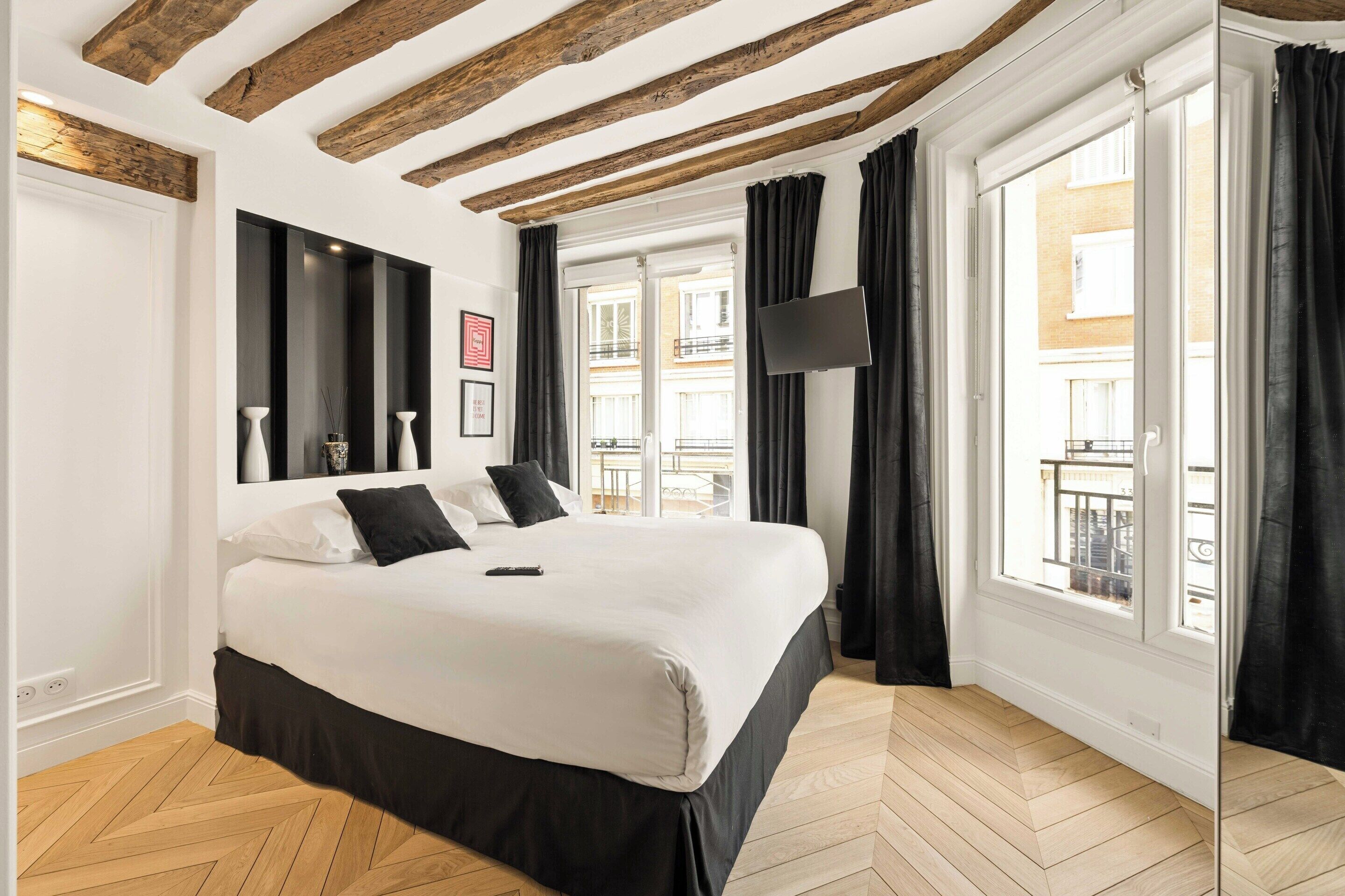 Apartment | 1 bedroom, laptop workspace, iron/ironing board, bed sheets