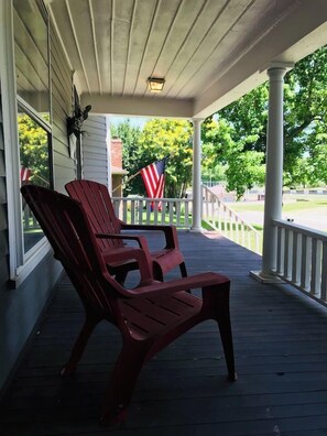 Terrace/patio - The Park House: 3 Bed near KC, Weddings, WC26 (De Soto)