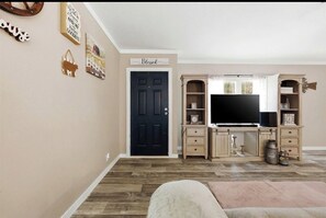 Interior - Spacious 3 BR ranch retreat with golf course views (Mabank)