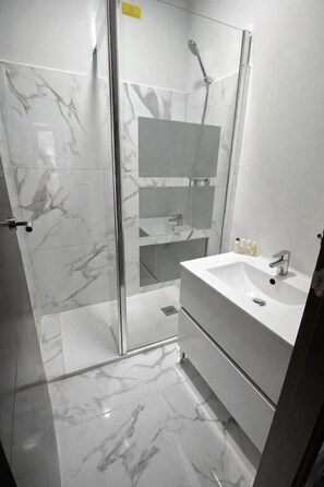 Bathroom - Rooms Centro de Madrid (Madrid)