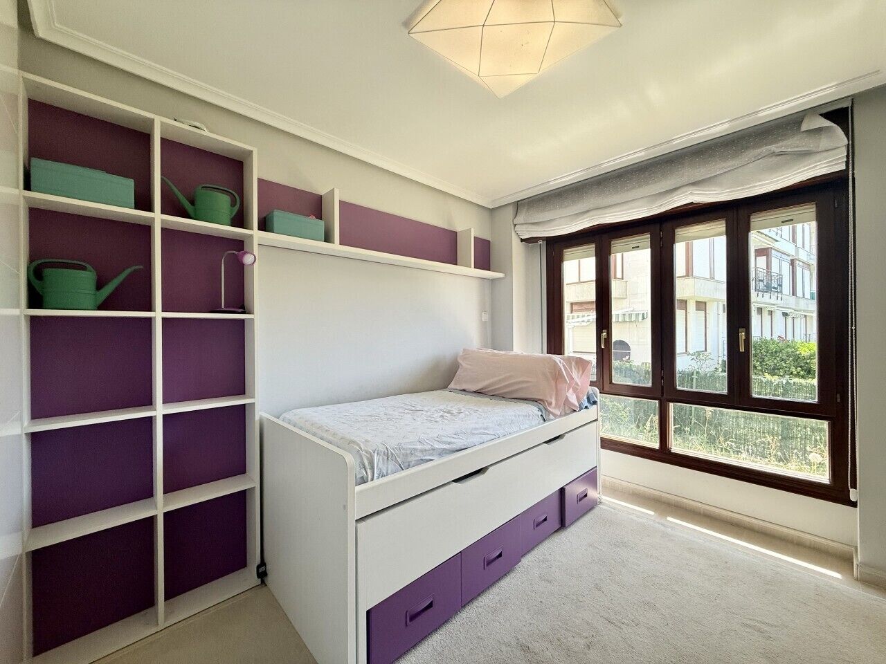 2 Schlafzimmer, Bügeleisen/Bügelbrett
