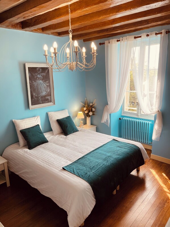 Iron/ironing board, WiFi, bed sheets - Magnificent family villa with swimming pool near Disneyland Paris (Gastins)