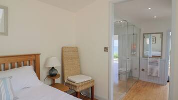 2 bedrooms, individually decorated, individually furnished, free WiFi