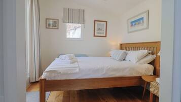 2 bedrooms, individually decorated, individually furnished, free WiFi