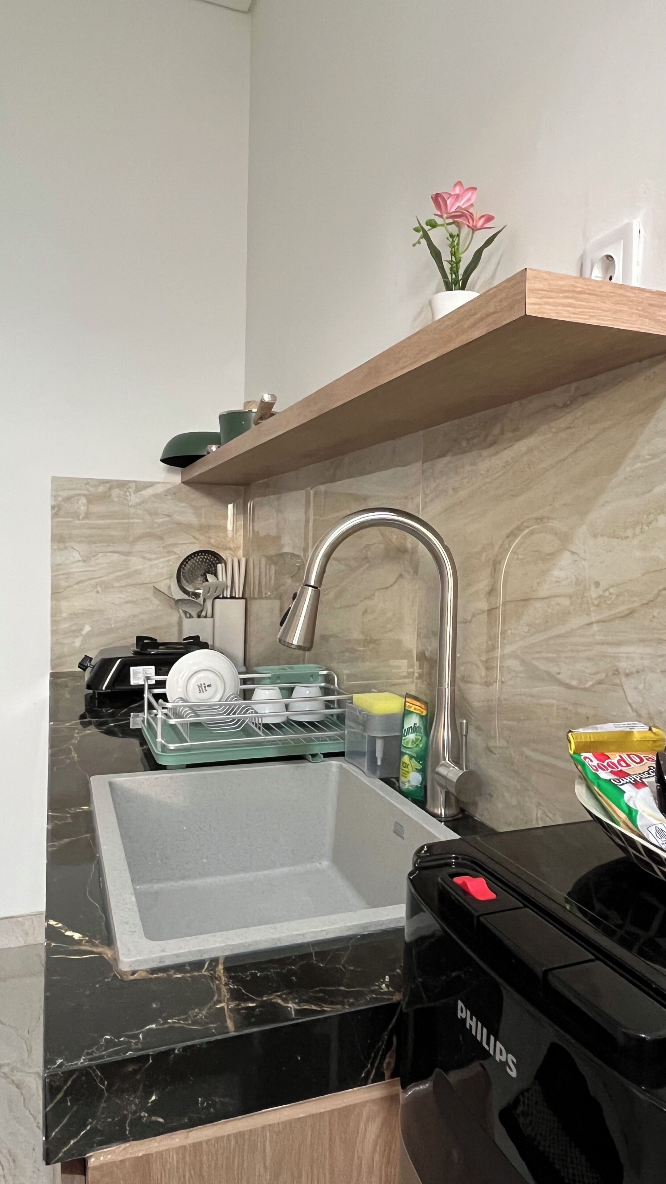 Single Room, 1 Queen Bed, Patio | Private kitchen | Fridge, dishwasher, cookware/dishes/utensils