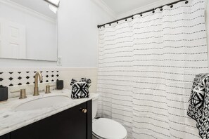 Hair dryer, towels, soap, toilet paper - Cozy Palm Pad (Naples)