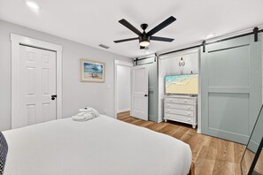 Iron/ironing board, free WiFi, bed sheets - Walk to Sugar-White Beaches | Family-Friendly (Mexico Beach)
