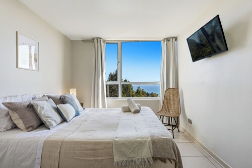 Relaxing Family Condo with Ocean View & Pools in Costa Algarrobo
