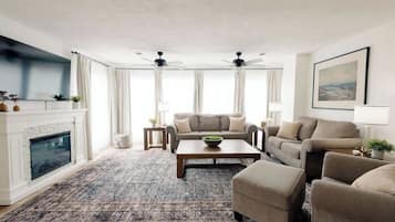 TV, fireplace