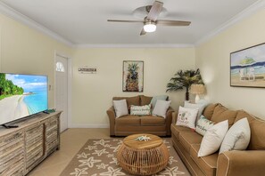 Living area - Naples Palm Pad (Naples)