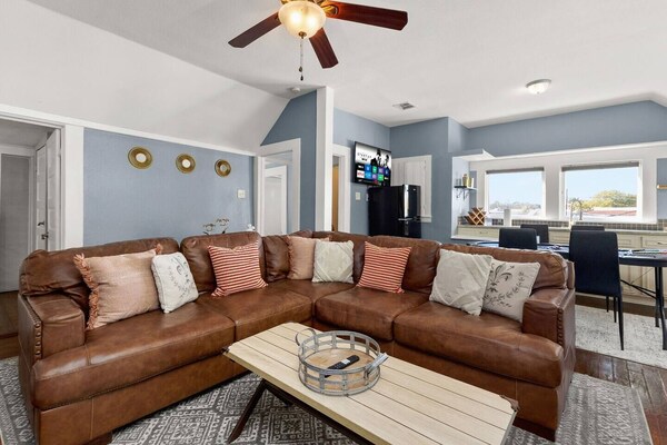 Family-friendly Stay A Happy Getaway! - San Antonio, TX