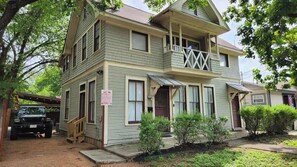 Interior - Family-friendly Stay A Happy Getaway! (San Antonio)