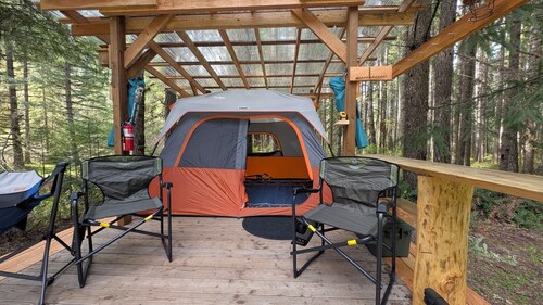 A beautiful pet friendly-off leash Glamping Camp