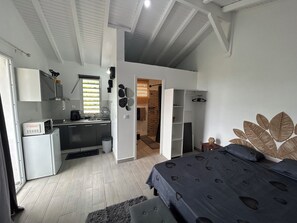 Bügeleisen/Bügelbrett, WLAN, Bettwäsche