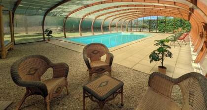 GĂźte Plum â SĂ©jour Nature et DĂ©tente avec Piscine ChauffĂ©e en Charente