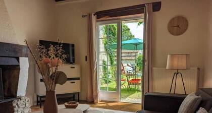 GĂźte Rose â Charmant Cocoon pour Deux avec Piscine ChauffĂ©e en Charente