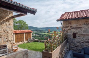 Terrace/patio - Holiday Home 'With Terrace' with Mountain View, Wi-Fi and Air Conditioning (Arga de Baixo)