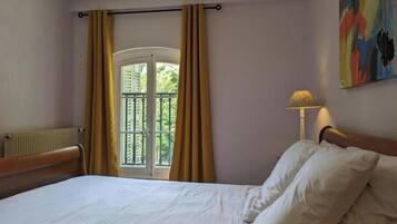 3 chambres, accĂšs Internet, draps fournis