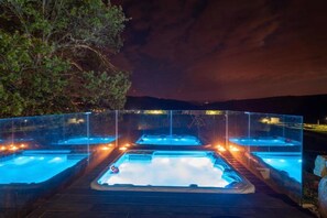 Bain à remous extérieur