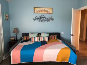 6 bedrooms, iron/ironing board, WiFi, bed sheets - Deep Creek 365 Water Access 5 BR 5.5 BA Indoor Pool, Hot Tub, Theater, Dogs yes! (Swanton)
